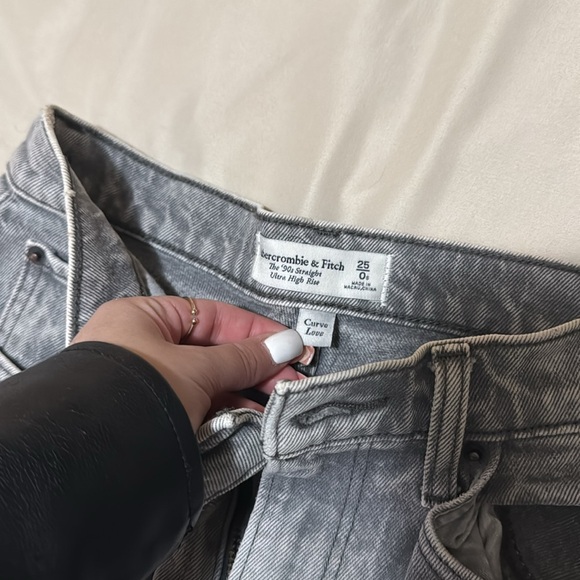 Abercrombie & Fitch curve love ultra high rise 90’a straight jean - Picture 12 of 12